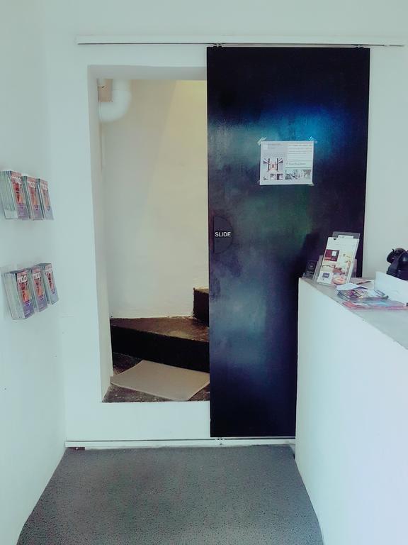 Seek Sleep Hostel Bangkok Bagian luar foto