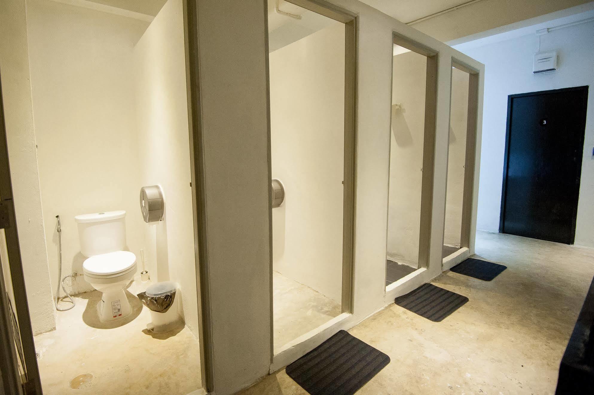 Seek Sleep Hostel Bangkok Bagian luar foto