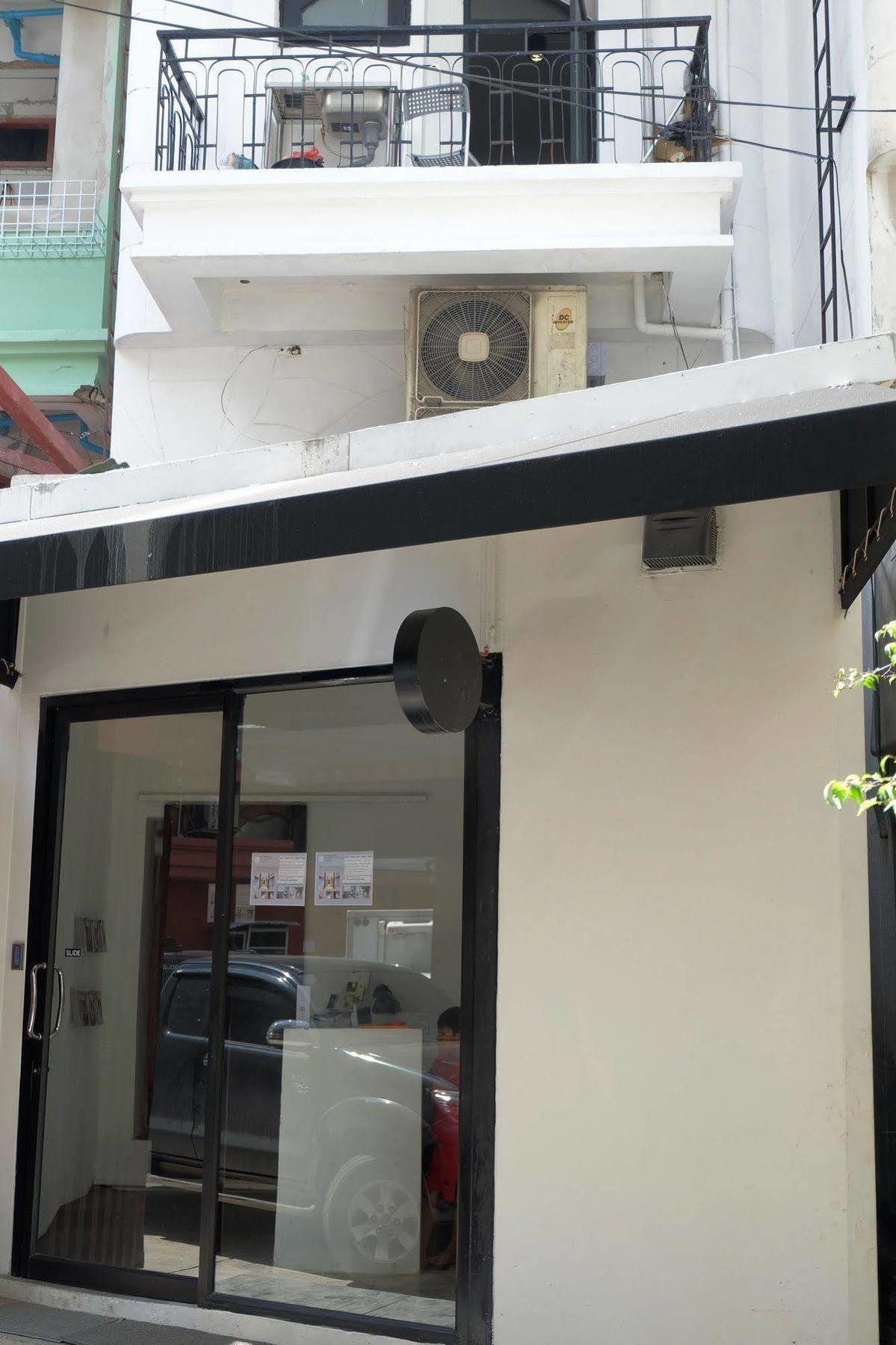Seek Sleep Hostel Bangkok Bagian luar foto