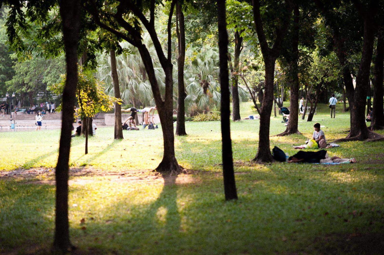 Seek Sleep Hostel Bangkok Bagian luar foto